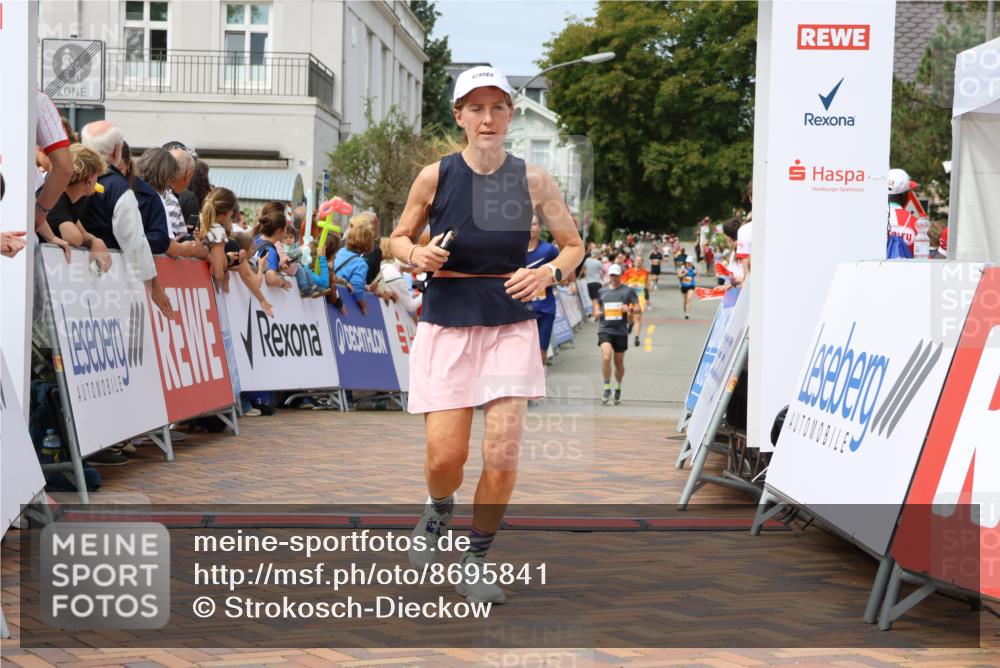 31.08.2025 - 21. Blankeneser Heldenlauf Strokosch-Dieckow http://msf.ph/oto/8695841 31.08.2025 12:24:34 Ziel 5526, 5456, 4235 meine-sportfotos.de
