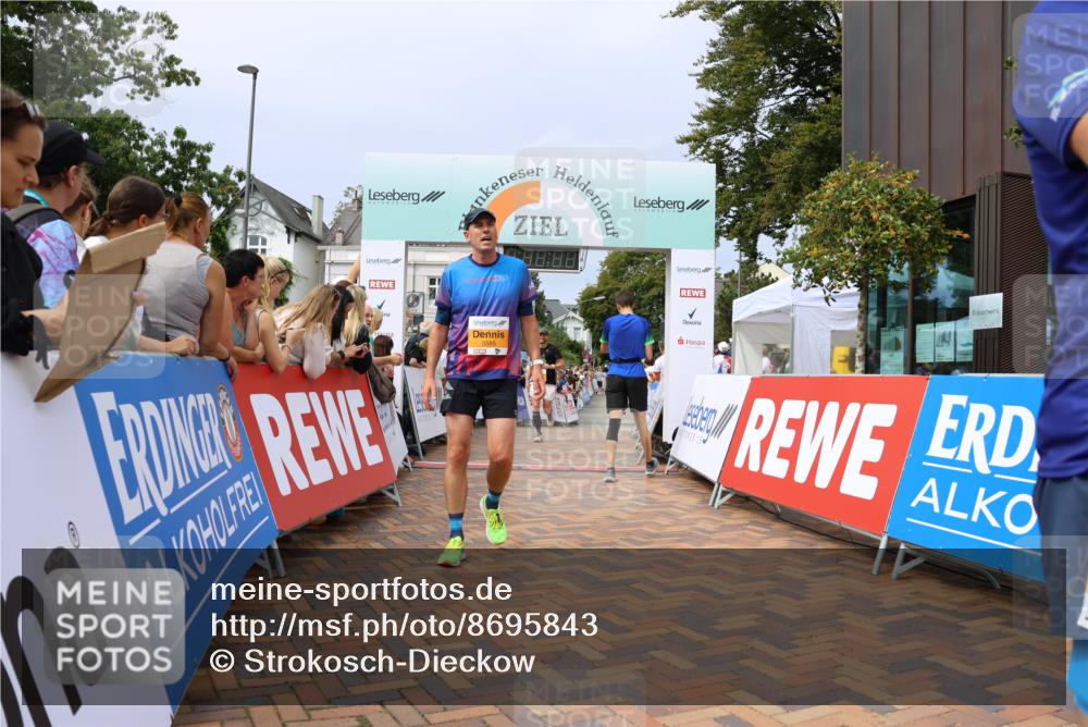 31.08.2025 - 21. Blankeneser Heldenlauf Strokosch-Dieckow http://msf.ph/oto/8695843 31.08.2025 12:29:37 Ziel 5585, 5671, 5280, 4015 meine-sportfotos.de