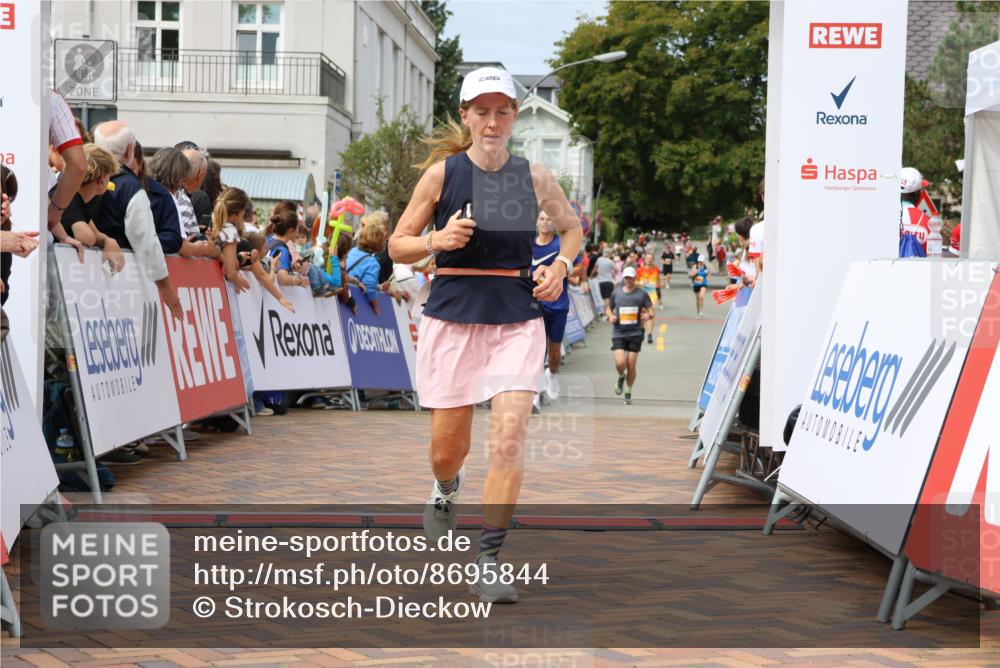 31.08.2025 - 21. Blankeneser Heldenlauf Strokosch-Dieckow http://msf.ph/oto/8695844 31.08.2025 12:24:34 Ziel 5526, 5456, 4235 meine-sportfotos.de