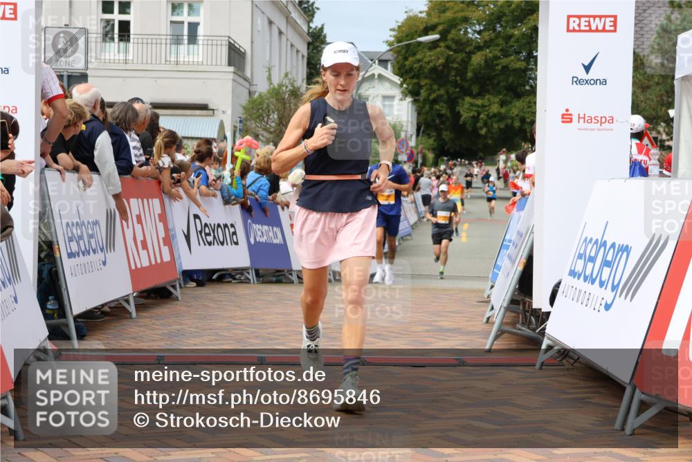 31.08.2025 - 21. Blankeneser Heldenlauf Strokosch-Dieckow http://msf.ph/oto/8695846 31.08.2025 12:24:34 Ziel 5526, 5456, 4235 meine-sportfotos.de