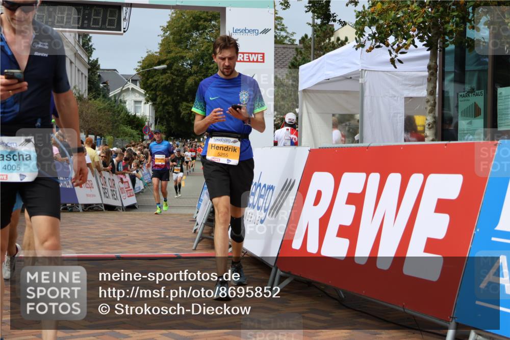 31.08.2025 - 21. Blankeneser Heldenlauf Strokosch-Dieckow http://msf.ph/oto/8695852 31.08.2025 12:29:31 Ziel 5585, 5671, 5774, 5582, 5255, 4005 meine-sportfotos.de