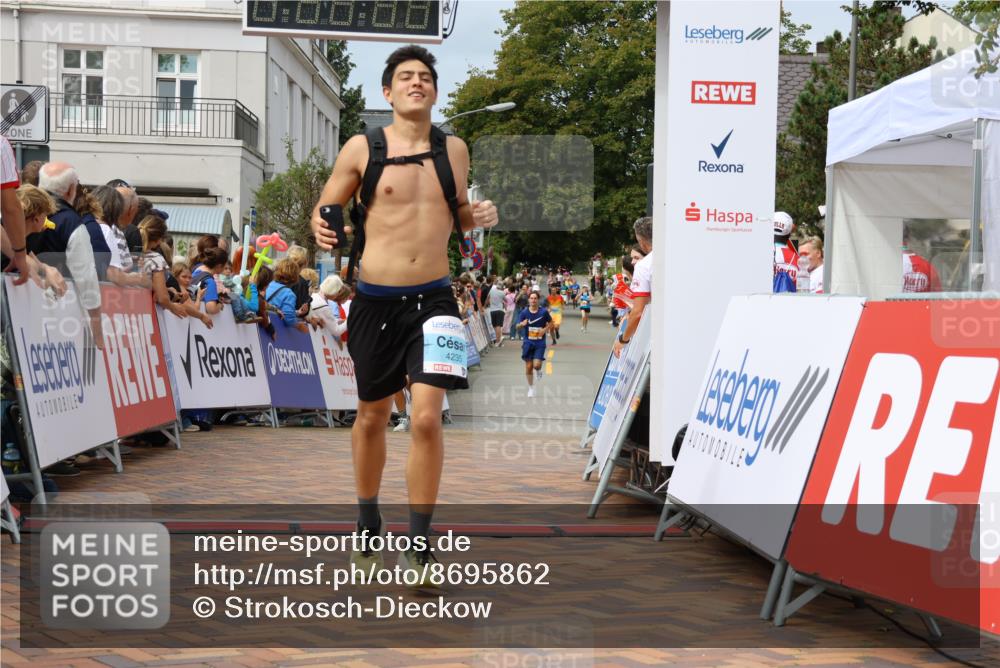 31.08.2025 - 21. Blankeneser Heldenlauf Strokosch-Dieckow http://msf.ph/oto/8695862 31.08.2025 12:24:30 Ziel 5456, 4235, 4071 meine-sportfotos.de