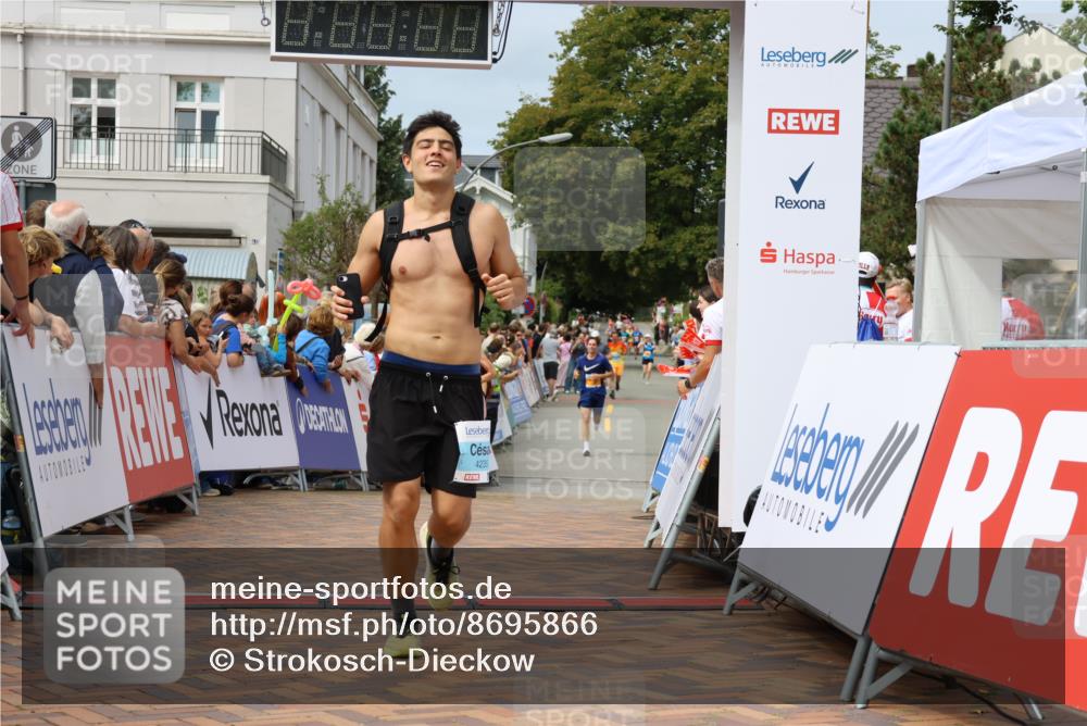 31.08.2025 - 21. Blankeneser Heldenlauf Strokosch-Dieckow http://msf.ph/oto/8695866 31.08.2025 12:24:29 Ziel 5456, 4235, 4071 meine-sportfotos.de
