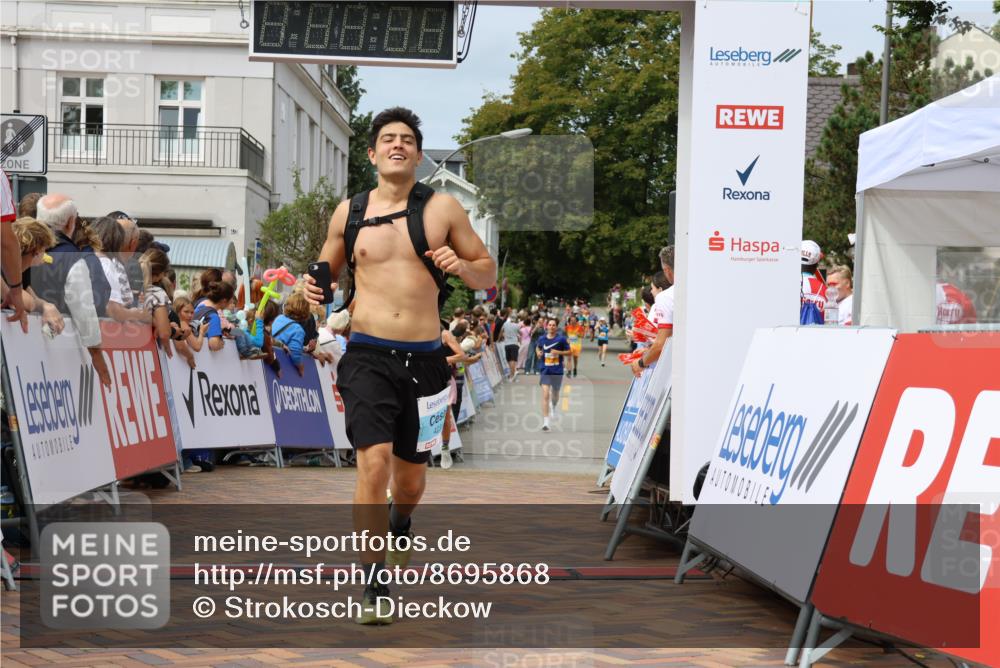 31.08.2025 - 21. Blankeneser Heldenlauf Strokosch-Dieckow http://msf.ph/oto/8695868 31.08.2025 12:24:29 Ziel 5456, 4235, 4071 meine-sportfotos.de