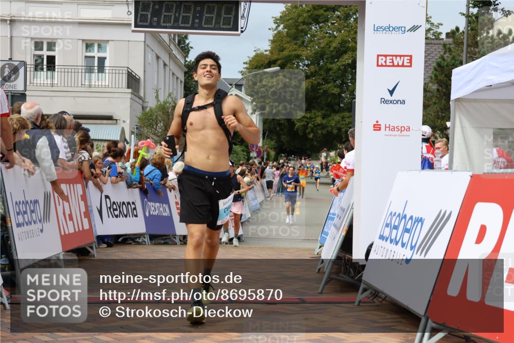 31.08.2025 - 21. Blankeneser Heldenlauf Strokosch-Dieckow http://msf.ph/oto/8695870 31.08.2025 12:24:29 Ziel 5456, 4235, 4071 meine-sportfotos.de