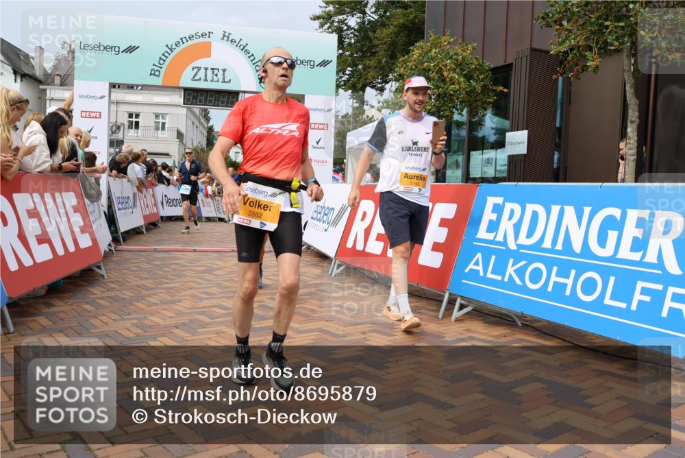 31.08.2025 - 21. Blankeneser Heldenlauf Strokosch-Dieckow http://msf.ph/oto/8695879 31.08.2025 12:29:26 Ziel 5148, 5149, 5633, 5632, 5478, 5671, 5774, 5582, 5255, 4182, 4005 meine-sportfotos.de