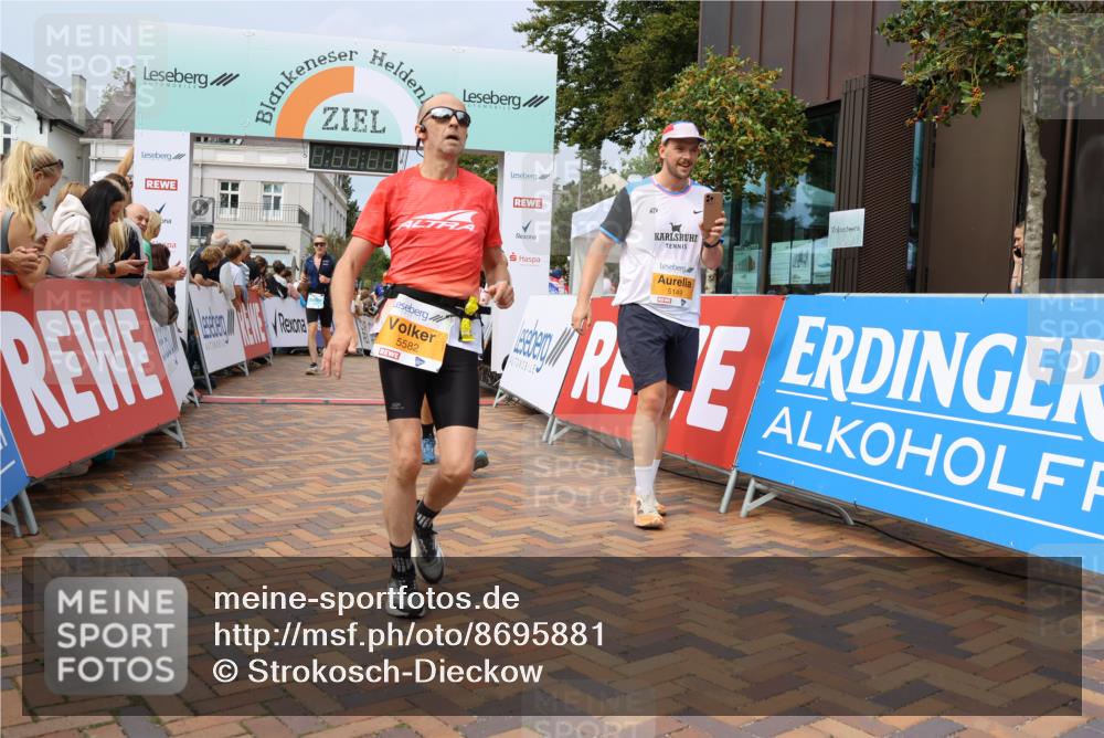 31.08.2025 - 21. Blankeneser Heldenlauf Strokosch-Dieckow http://msf.ph/oto/8695881 31.08.2025 12:29:25 Ziel 5148, 5149, 5633, 5632, 5478, 5671, 5774, 5582, 5255, 4182, 4005 meine-sportfotos.de