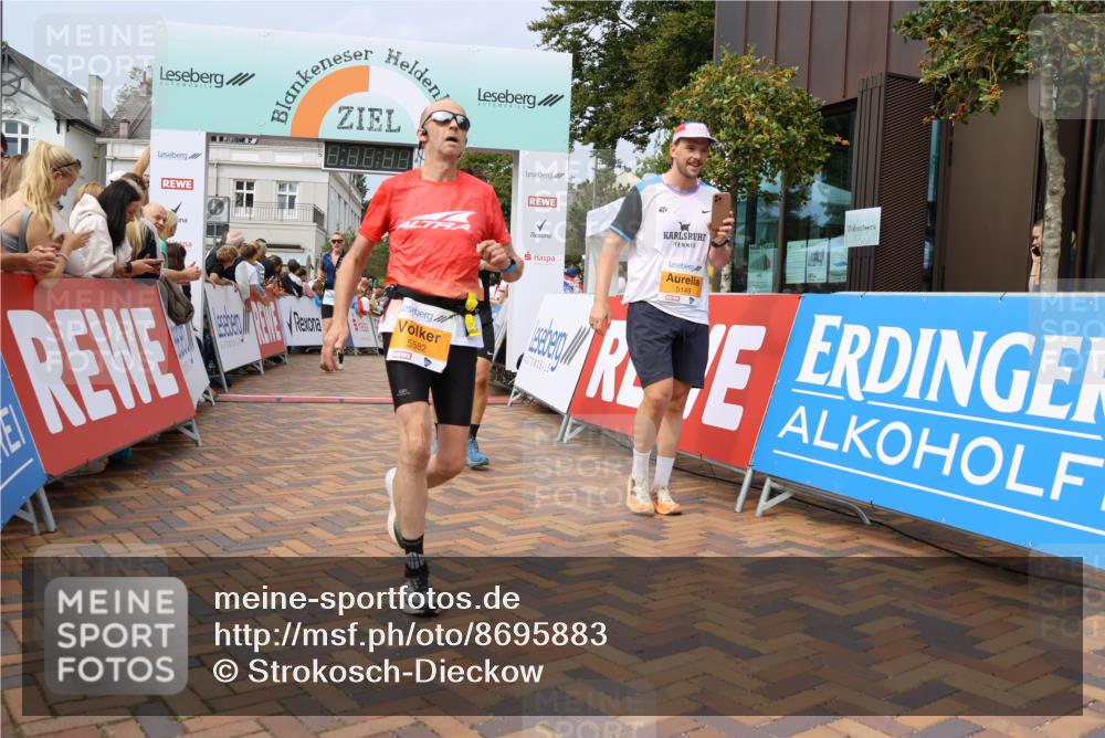 31.08.2025 - 21. Blankeneser Heldenlauf Strokosch-Dieckow http://msf.ph/oto/8695883 31.08.2025 12:29:25 Ziel 5148, 5149, 5633, 5632, 5478, 5671, 5774, 5582, 5255, 4182, 4005 meine-sportfotos.de