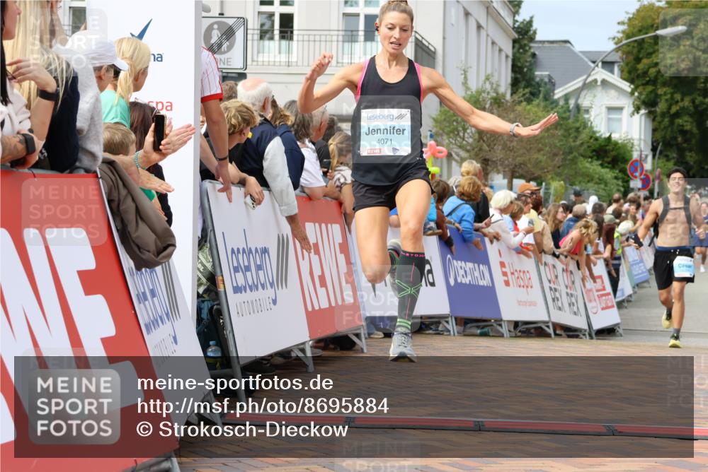 31.08.2025 - 21. Blankeneser Heldenlauf Strokosch-Dieckow http://msf.ph/oto/8695884 31.08.2025 12:24:25 Ziel 5398, 4235, 4071 meine-sportfotos.de