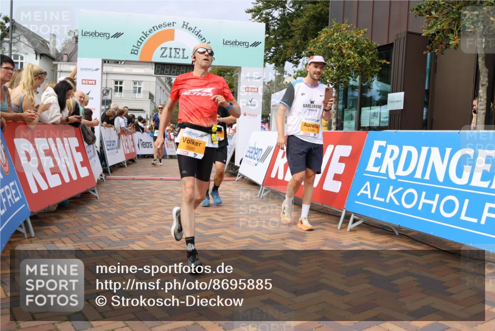 31.08.2025 - 21. Blankeneser Heldenlauf Strokosch-Dieckow http://msf.ph/oto/8695885 31.08.2025 12:29:25 Ziel 5148, 5149, 5633, 5632, 5478, 5671, 5774, 5582, 5255, 4182, 4005 meine-sportfotos.de