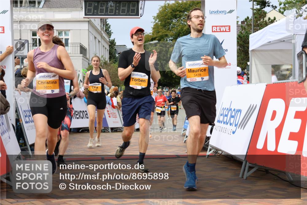 31.08.2025 - 21. Blankeneser Heldenlauf Strokosch-Dieckow http://msf.ph/oto/8695898 31.08.2025 12:29:19 Ziel 5148, 5149, 5460, 5633, 5632, 5478, 5774, 5582, 4206, 4182 meine-sportfotos.de