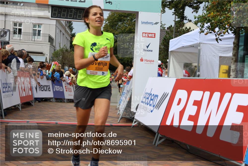 31.08.2025 - 21. Blankeneser Heldenlauf Strokosch-Dieckow http://msf.ph/oto/8695901 31.08.2025 12:24:19 Ziel 5398, 5773 meine-sportfotos.de