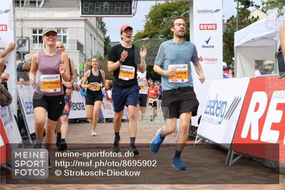 31.08.2025 - 21. Blankeneser Heldenlauf Strokosch-Dieckow http://msf.ph/oto/8695902 31.08.2025 12:29:19 Ziel 5148, 5149, 5460, 5633, 5632, 5478, 5774, 5582, 4206, 4182 meine-sportfotos.de