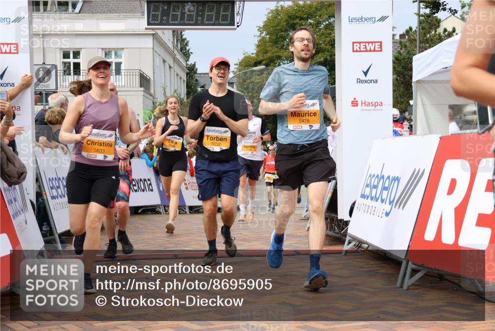31.08.2025 - 21. Blankeneser Heldenlauf Strokosch-Dieckow http://msf.ph/oto/8695905 31.08.2025 12:29:19 Ziel 5148, 5149, 5460, 5633, 5632, 5478, 5774, 5582, 4206, 4182 meine-sportfotos.de