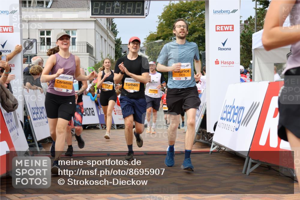 31.08.2025 - 21. Blankeneser Heldenlauf Strokosch-Dieckow http://msf.ph/oto/8695907 31.08.2025 12:29:19 Ziel 5148, 5149, 5460, 5633, 5632, 5478, 5774, 5582, 4206, 4182 meine-sportfotos.de