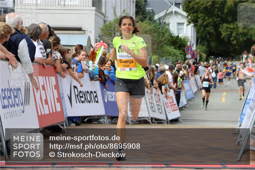 31.08.2025 - 21. Blankeneser Heldenlauf Strokosch-Dieckow http://msf.ph/oto/8695908 31.08.2025 12:24:17 Ziel 5398, 5773 meine-sportfotos.de