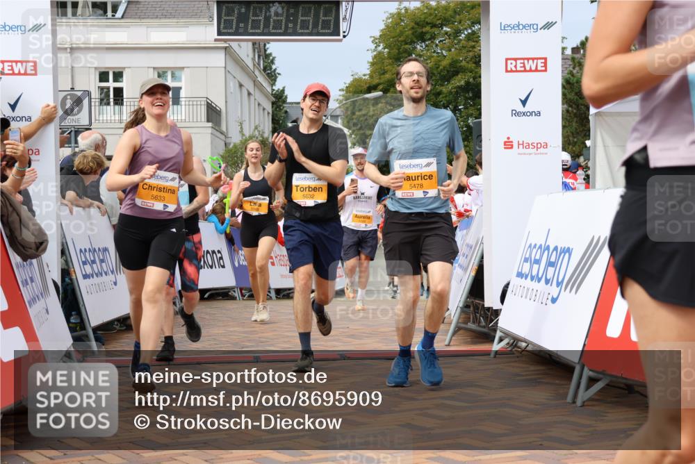 31.08.2025 - 21. Blankeneser Heldenlauf Strokosch-Dieckow http://msf.ph/oto/8695909 31.08.2025 12:29:19 Ziel 5148, 5149, 5460, 5633, 5632, 5478, 5774, 5582, 4206, 4182 meine-sportfotos.de