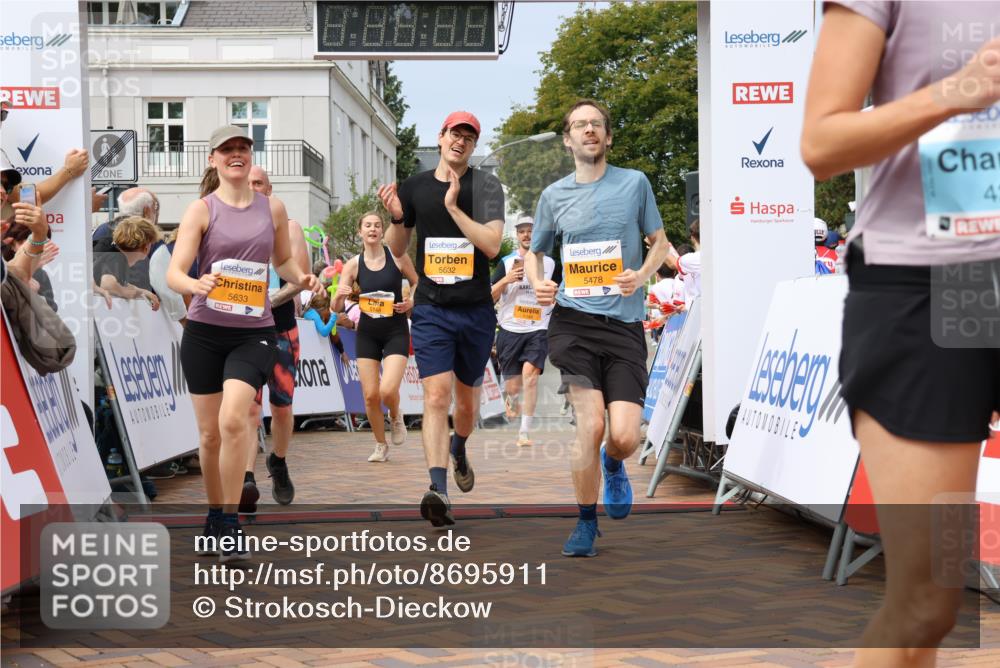 31.08.2025 - 21. Blankeneser Heldenlauf Strokosch-Dieckow http://msf.ph/oto/8695911 31.08.2025 12:29:19 Ziel 5148, 5149, 5460, 5633, 5632, 5478, 5774, 5582, 4206, 4182 meine-sportfotos.de
