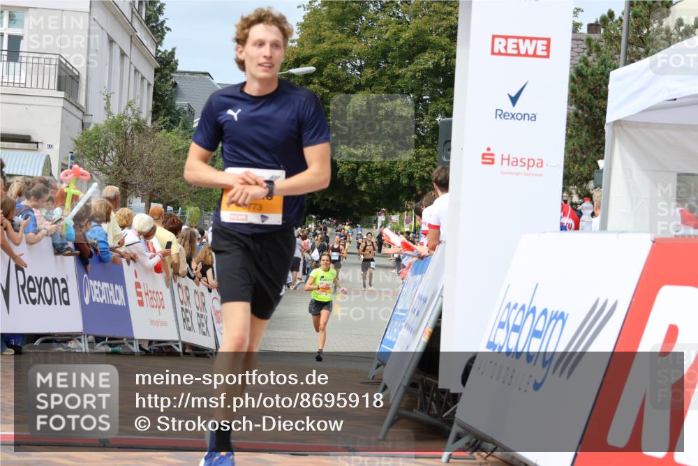 31.08.2025 - 21. Blankeneser Heldenlauf Strokosch-Dieckow http://msf.ph/oto/8695918 31.08.2025 12:24:13 Ziel 5398, 5239, 5773, 4420 meine-sportfotos.de