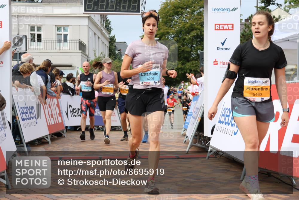 31.08.2025 - 21. Blankeneser Heldenlauf Strokosch-Dieckow http://msf.ph/oto/8695919 31.08.2025 12:29:18 Ziel 5148, 5149, 5460, 5633, 5632, 5478, 4106, 4206, 4182 meine-sportfotos.de