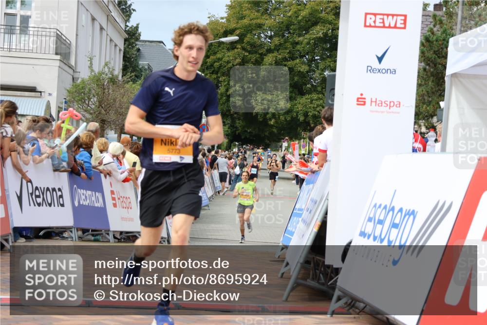 31.08.2025 - 21. Blankeneser Heldenlauf Strokosch-Dieckow http://msf.ph/oto/8695924 31.08.2025 12:24:13 Ziel 5398, 5239, 5773, 4420 meine-sportfotos.de