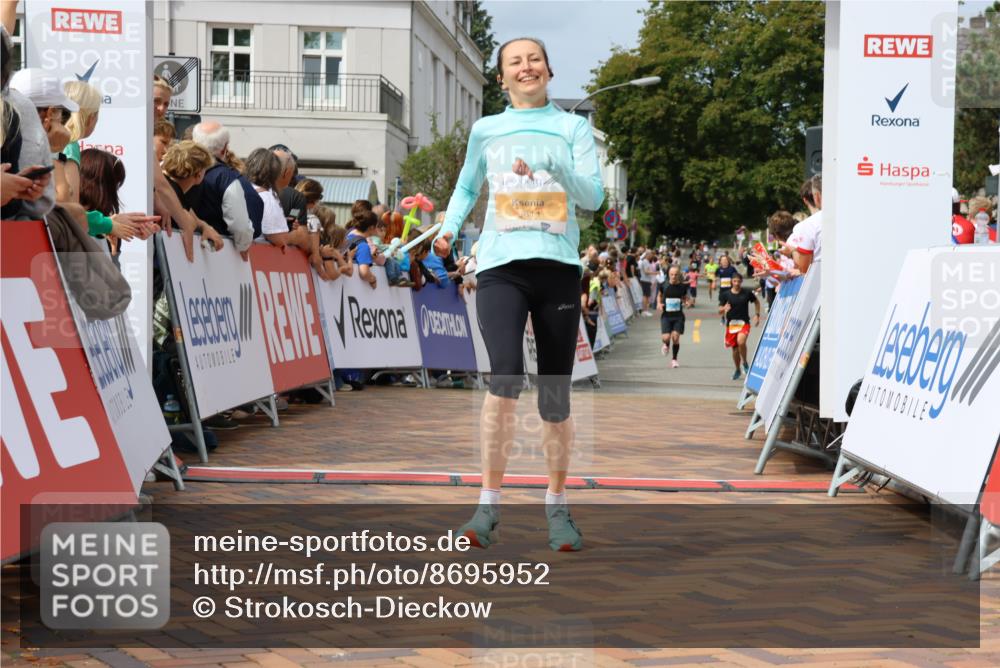 31.08.2025 - 21. Blankeneser Heldenlauf Strokosch-Dieckow http://msf.ph/oto/8695952 31.08.2025 12:24:02 Ziel 5811, 5242 meine-sportfotos.de