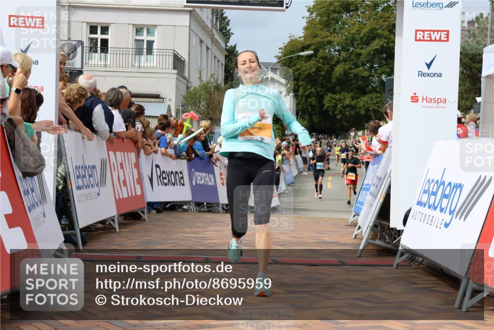 31.08.2025 - 21. Blankeneser Heldenlauf Strokosch-Dieckow http://msf.ph/oto/8695959 31.08.2025 12:24:02 Ziel 5811, 5242 meine-sportfotos.de