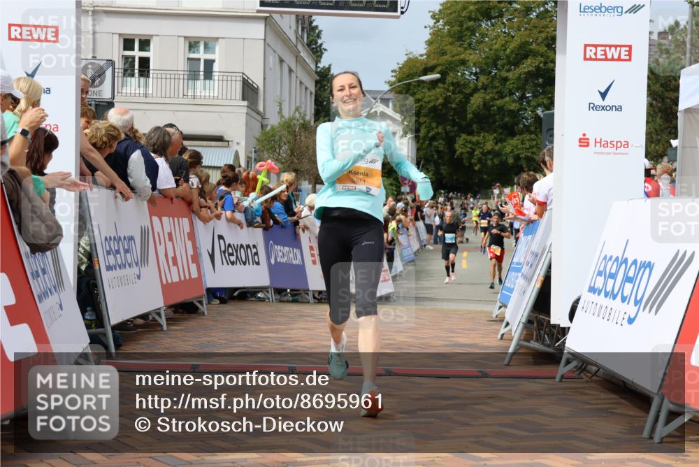 31.08.2025 - 21. Blankeneser Heldenlauf Strokosch-Dieckow http://msf.ph/oto/8695961 31.08.2025 12:24:02 Ziel 5811, 5242 meine-sportfotos.de