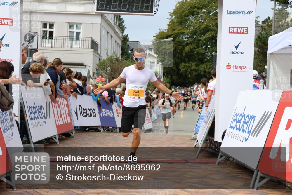 31.08.2025 - 21. Blankeneser Heldenlauf Strokosch-Dieckow http://msf.ph/oto/8695962 31.08.2025 12:29:06 Ziel 5238, 4106 meine-sportfotos.de