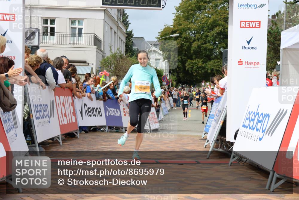 31.08.2025 - 21. Blankeneser Heldenlauf Strokosch-Dieckow http://msf.ph/oto/8695979 31.08.2025 12:24:01 Ziel 5811, 5242 meine-sportfotos.de