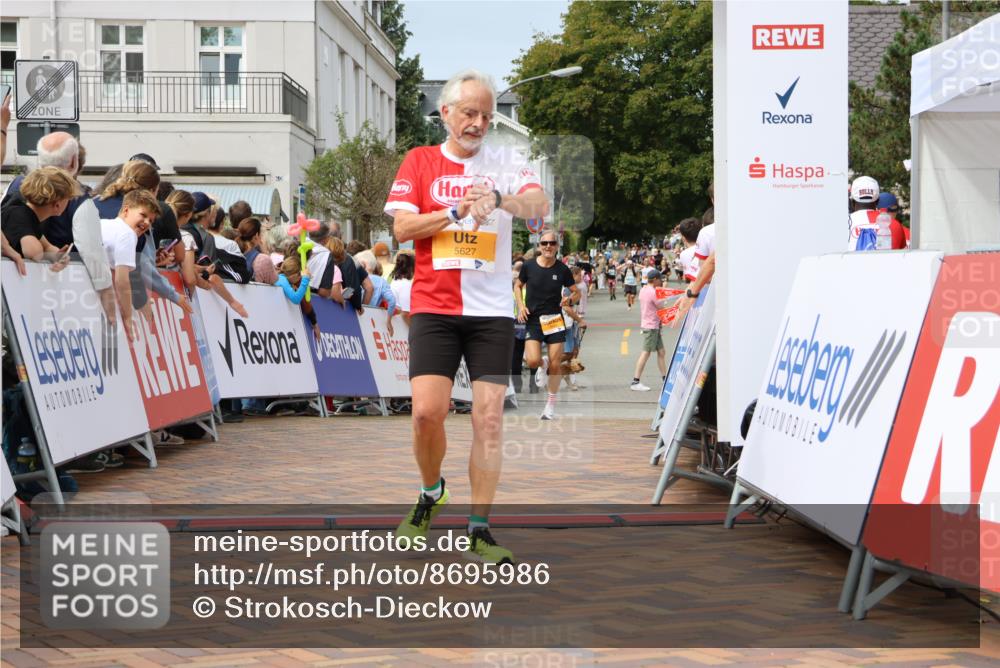 31.08.2025 - 21. Blankeneser Heldenlauf Strokosch-Dieckow http://msf.ph/oto/8695986 31.08.2025 12:28:53 Ziel 5389, 5509, 5794, 5658, 5627, 5560 meine-sportfotos.de