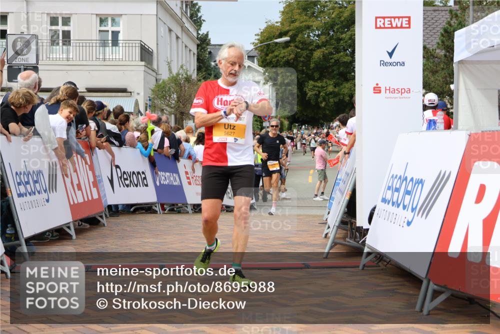 31.08.2025 - 21. Blankeneser Heldenlauf Strokosch-Dieckow http://msf.ph/oto/8695988 31.08.2025 12:28:53 Ziel 5389, 5509, 5794, 5658, 5627, 5560 meine-sportfotos.de