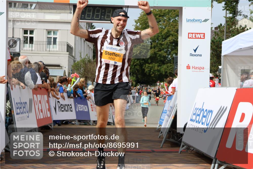 31.08.2025 - 21. Blankeneser Heldenlauf Strokosch-Dieckow http://msf.ph/oto/8695991 31.08.2025 12:23:57 Ziel 5811, 5242 meine-sportfotos.de