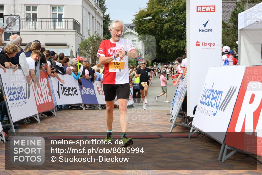 31.08.2025 - 21. Blankeneser Heldenlauf Strokosch-Dieckow http://msf.ph/oto/8695994 31.08.2025 12:28:53 Ziel 5389, 5509, 5794, 5658, 5627, 5560 meine-sportfotos.de
