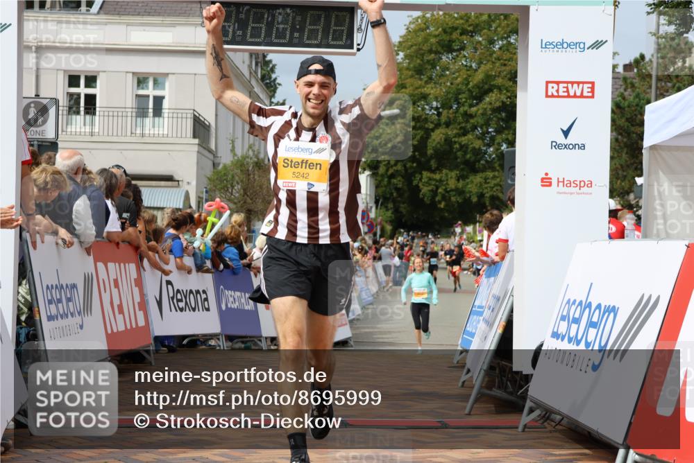 31.08.2025 - 21. Blankeneser Heldenlauf Strokosch-Dieckow http://msf.ph/oto/8695999 31.08.2025 12:23:57 Ziel 5811, 5242 meine-sportfotos.de