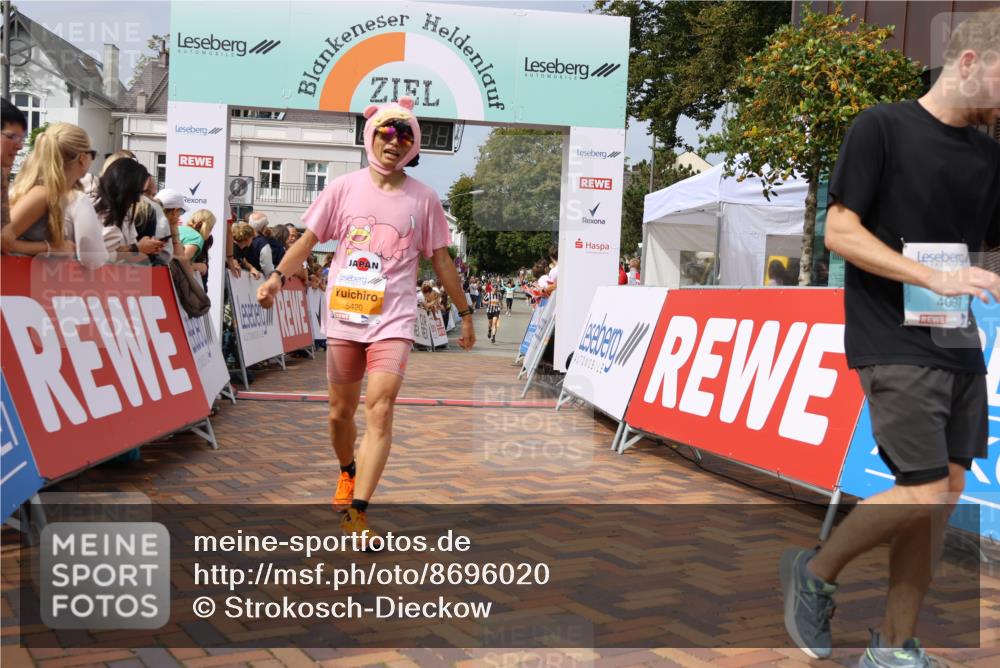 31.08.2025 - 21. Blankeneser Heldenlauf Strokosch-Dieckow http://msf.ph/oto/8696020 31.08.2025 12:23:49 Ziel 5367, 5366, 5420, 4097 meine-sportfotos.de