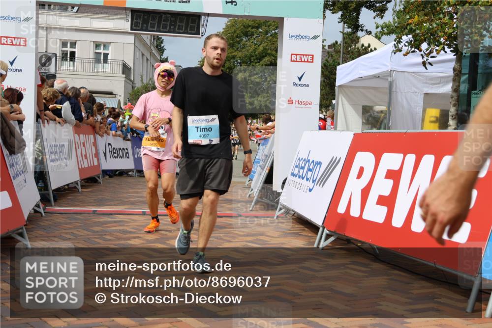 31.08.2025 - 21. Blankeneser Heldenlauf Strokosch-Dieckow http://msf.ph/oto/8696037 31.08.2025 12:23:47 Ziel 5367, 5366, 5420, 4097 meine-sportfotos.de