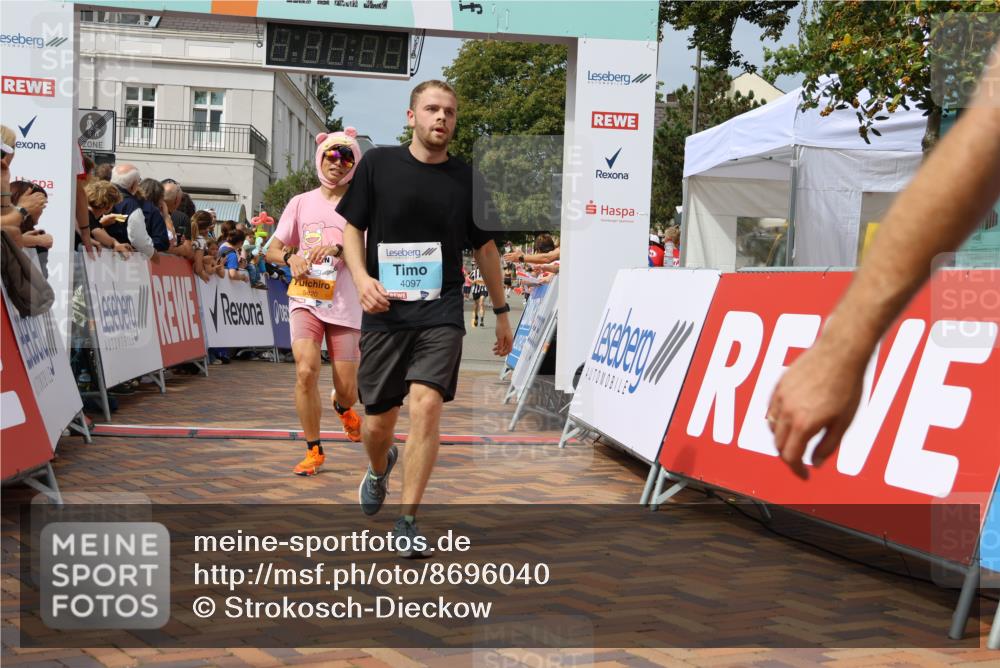 31.08.2025 - 21. Blankeneser Heldenlauf Strokosch-Dieckow http://msf.ph/oto/8696040 31.08.2025 12:23:47 Ziel 5367, 5366, 5420, 4097 meine-sportfotos.de