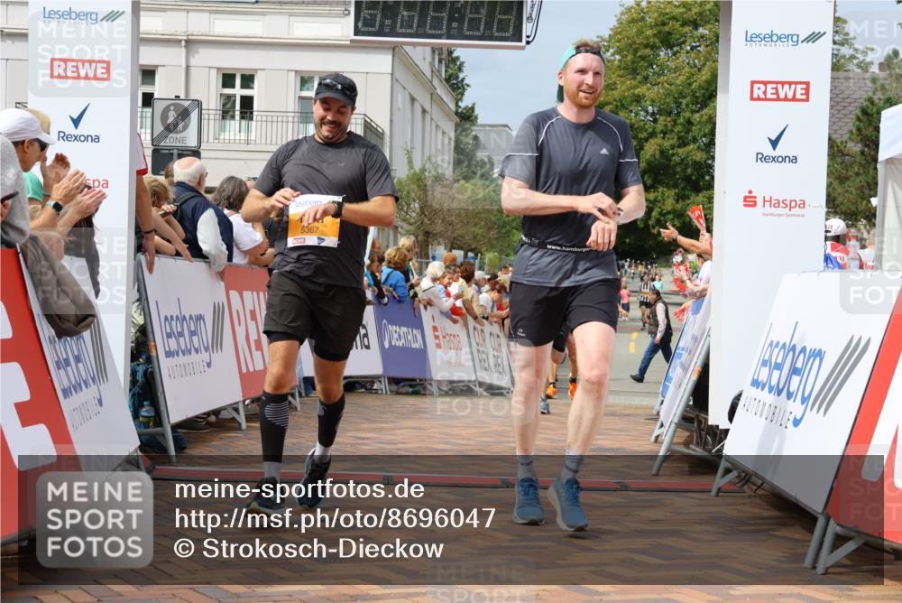31.08.2025 - 21. Blankeneser Heldenlauf Strokosch-Dieckow http://msf.ph/oto/8696047 31.08.2025 12:23:43 Ziel 5367, 5366, 5178, 5420, 4097 meine-sportfotos.de