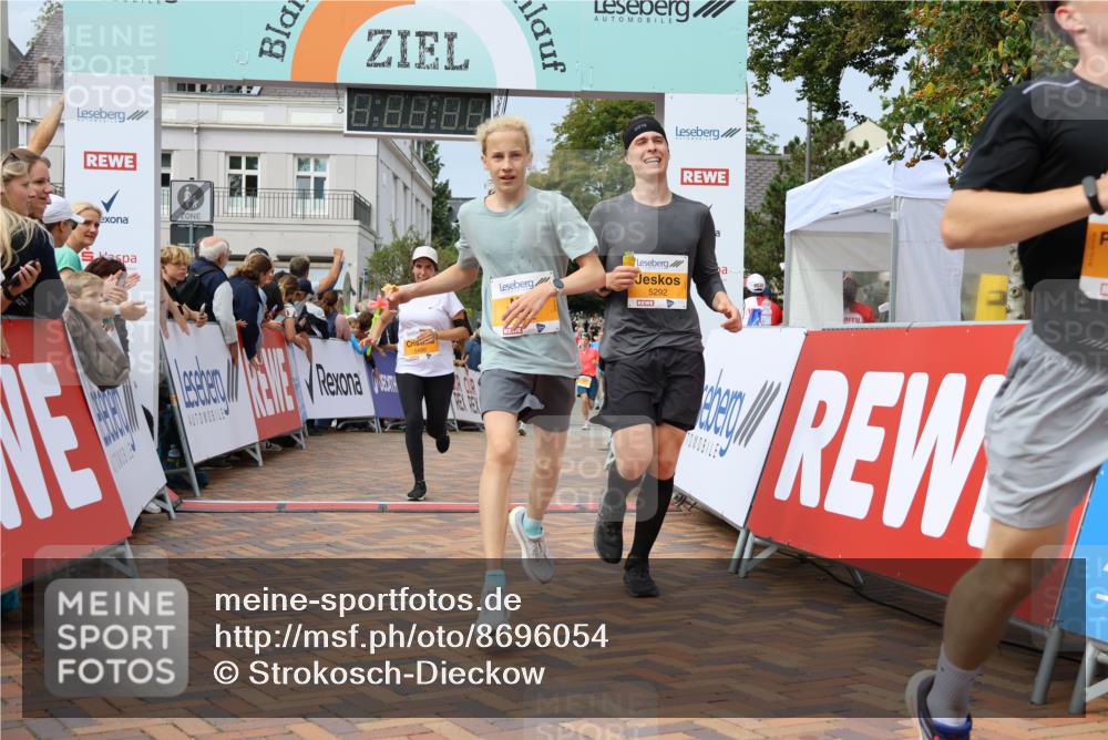 31.08.2025 - 21. Blankeneser Heldenlauf Strokosch-Dieckow http://msf.ph/oto/8696054 31.08.2025 12:28:39 Ziel 5468, 5352, 5292, 5823, 5499 meine-sportfotos.de
