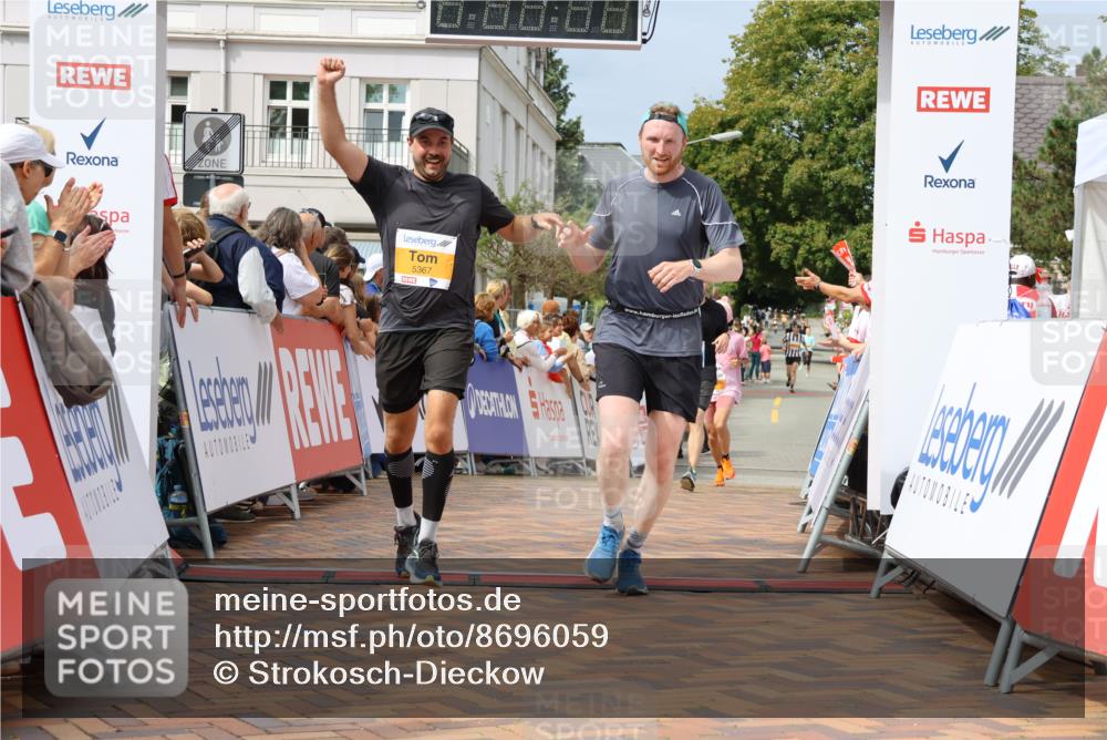 31.08.2025 - 21. Blankeneser Heldenlauf Strokosch-Dieckow http://msf.ph/oto/8696059 31.08.2025 12:23:43 Ziel 5367, 5366, 5178, 5420, 4097 meine-sportfotos.de