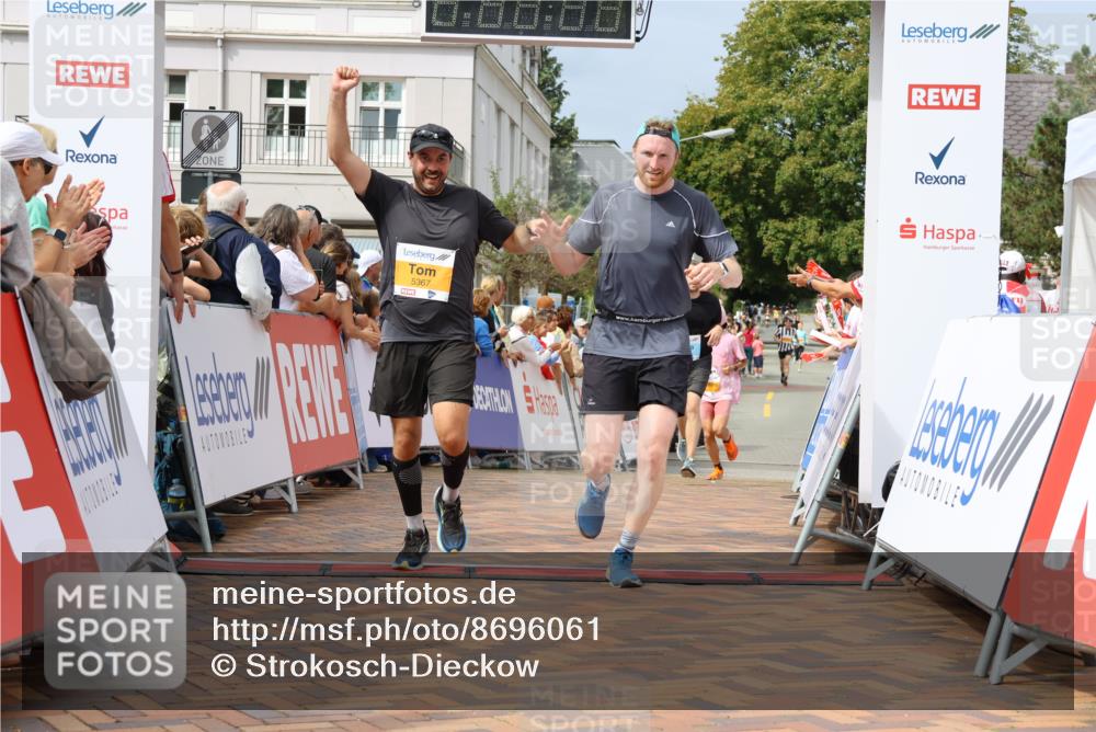 31.08.2025 - 21. Blankeneser Heldenlauf Strokosch-Dieckow http://msf.ph/oto/8696061 31.08.2025 12:23:43 Ziel 5367, 5366, 5178, 5420, 4097 meine-sportfotos.de
