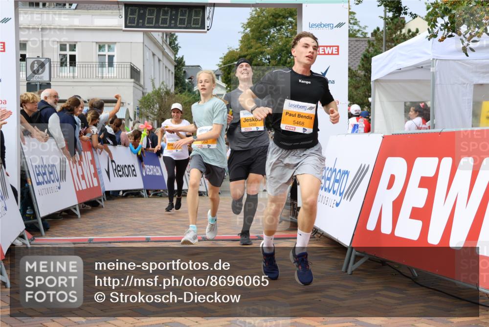31.08.2025 - 21. Blankeneser Heldenlauf Strokosch-Dieckow http://msf.ph/oto/8696065 31.08.2025 12:28:39 Ziel 5468, 5352, 5292, 5823, 5499 meine-sportfotos.de
