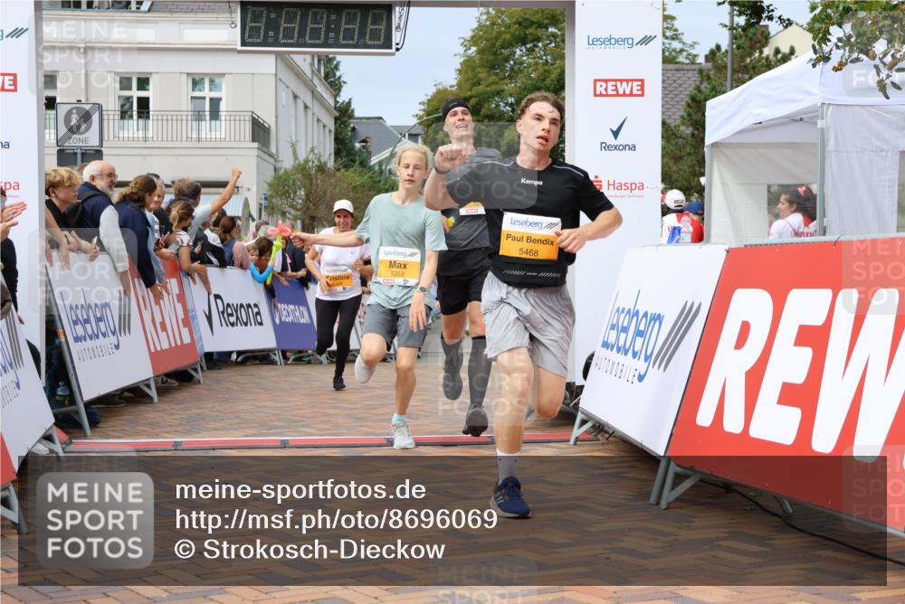 31.08.2025 - 21. Blankeneser Heldenlauf Strokosch-Dieckow http://msf.ph/oto/8696069 31.08.2025 12:28:38 Ziel 5468, 5540, 5352, 5292, 5499 meine-sportfotos.de