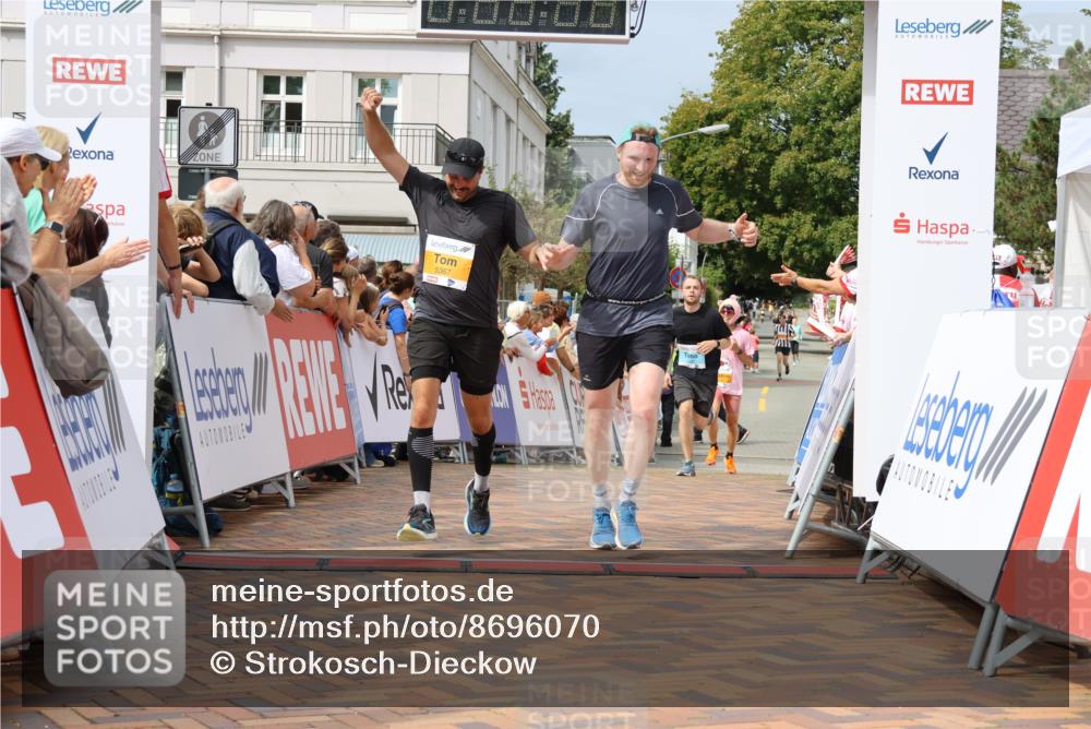 31.08.2025 - 21. Blankeneser Heldenlauf Strokosch-Dieckow http://msf.ph/oto/8696070 31.08.2025 12:23:43 Ziel 5367, 5366, 5178, 5420, 4097 meine-sportfotos.de
