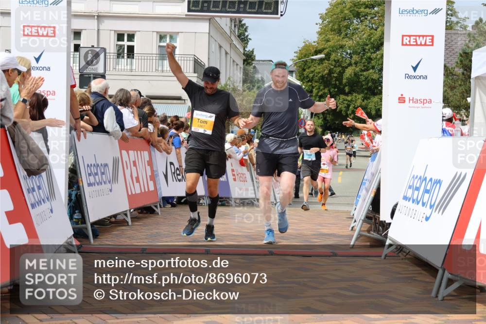 31.08.2025 - 21. Blankeneser Heldenlauf Strokosch-Dieckow http://msf.ph/oto/8696073 31.08.2025 12:23:43 Ziel 5367, 5366, 5178, 5420, 4097 meine-sportfotos.de