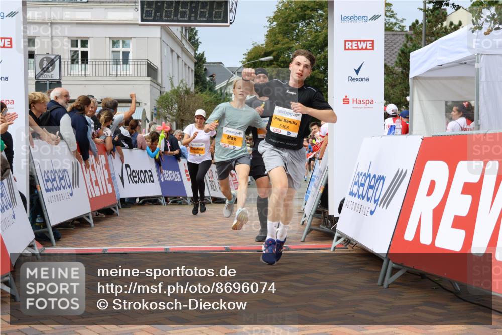 31.08.2025 - 21. Blankeneser Heldenlauf Strokosch-Dieckow http://msf.ph/oto/8696074 31.08.2025 12:28:38 Ziel 5468, 5540, 5352, 5292, 5499 meine-sportfotos.de