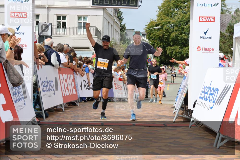 31.08.2025 - 21. Blankeneser Heldenlauf Strokosch-Dieckow http://msf.ph/oto/8696075 31.08.2025 12:23:43 Ziel 5367, 5366, 5178, 5420, 4097 meine-sportfotos.de