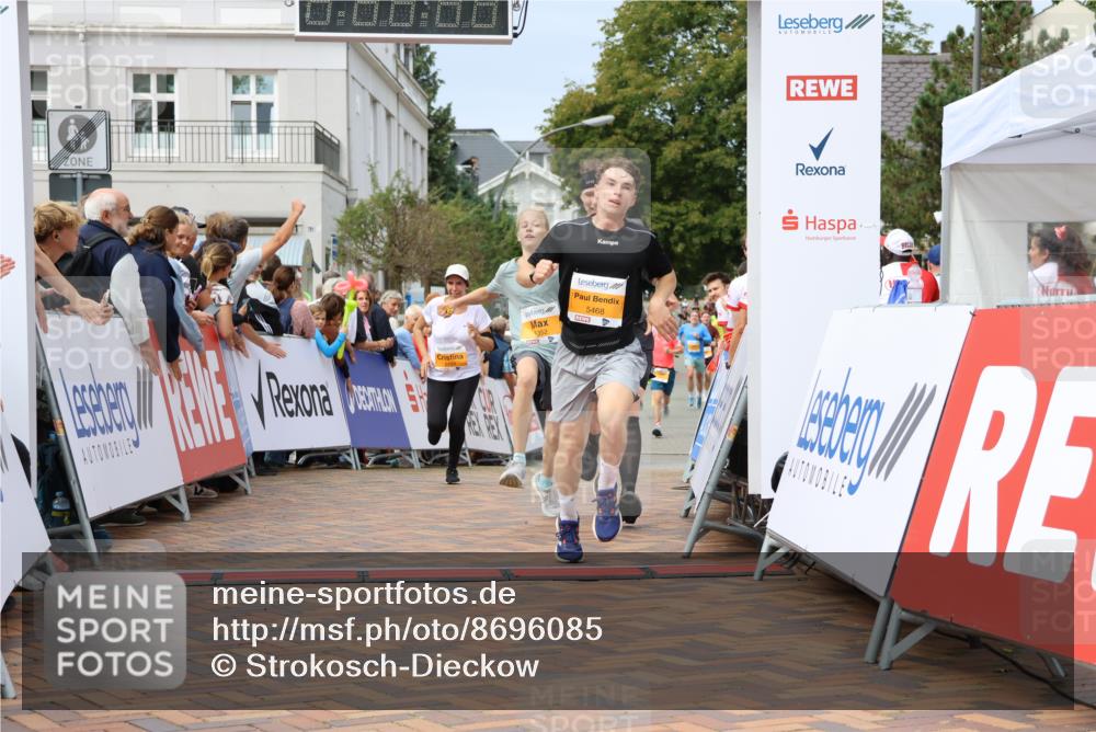 31.08.2025 - 21. Blankeneser Heldenlauf Strokosch-Dieckow http://msf.ph/oto/8696085 31.08.2025 12:28:38 Ziel 5468, 5540, 5352, 5292, 5499 meine-sportfotos.de