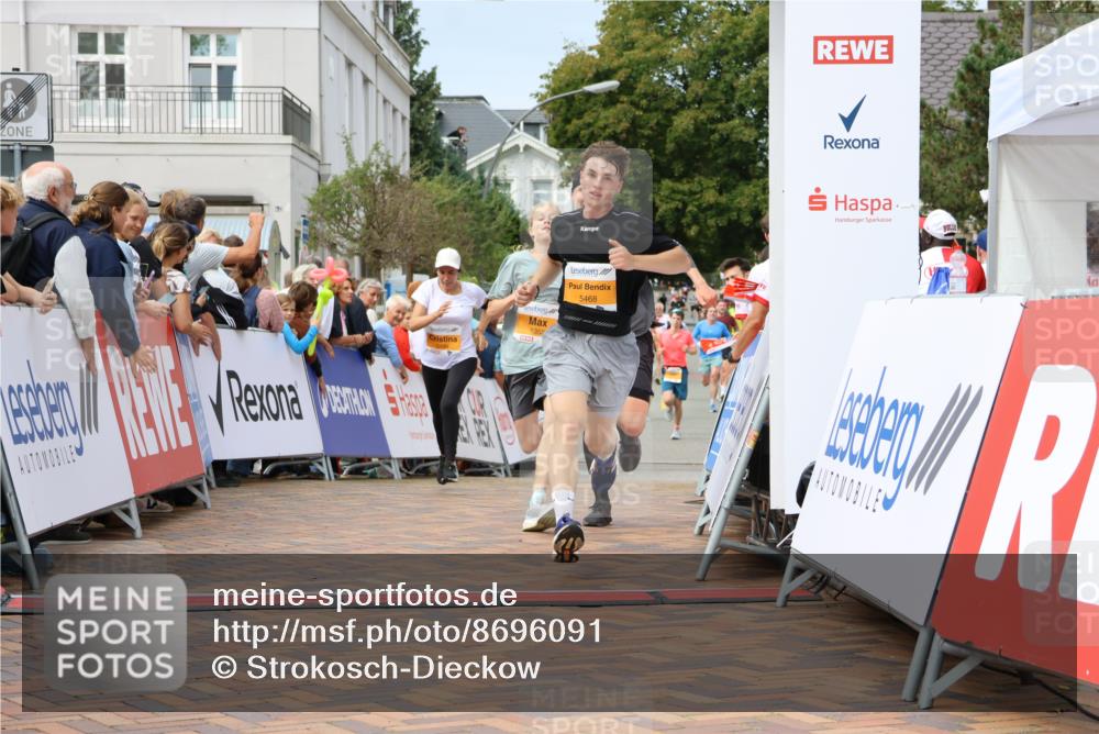 31.08.2025 - 21. Blankeneser Heldenlauf Strokosch-Dieckow http://msf.ph/oto/8696091 31.08.2025 12:28:38 Ziel 5468, 5540, 5352, 5292, 5499 meine-sportfotos.de